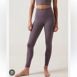 Athleta Elation Lasercut Tight Leggings Sz S Pale Purple Cropped